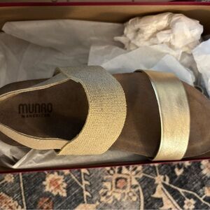 Munro Gold Pisces Sandal, NWT, Size 8.5 WW